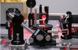 Laboratoire Hubert Curien : Quand un laser ultrabref permet d’atteindre des conditions extrêmes modifiant la symétrie d’un cristal