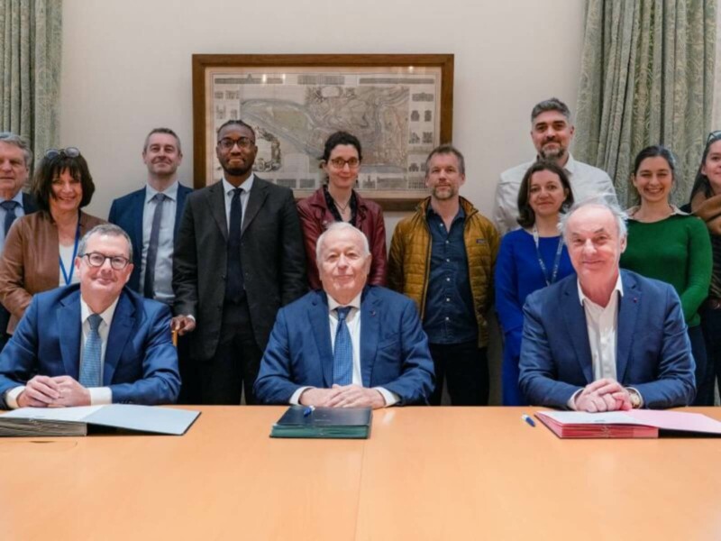 Les Hospices Civils de Lyon, l’Université Claude Bernard Lyon 1 et la Fondation Mérieux unissent leurs forces au service de la santé mondiale