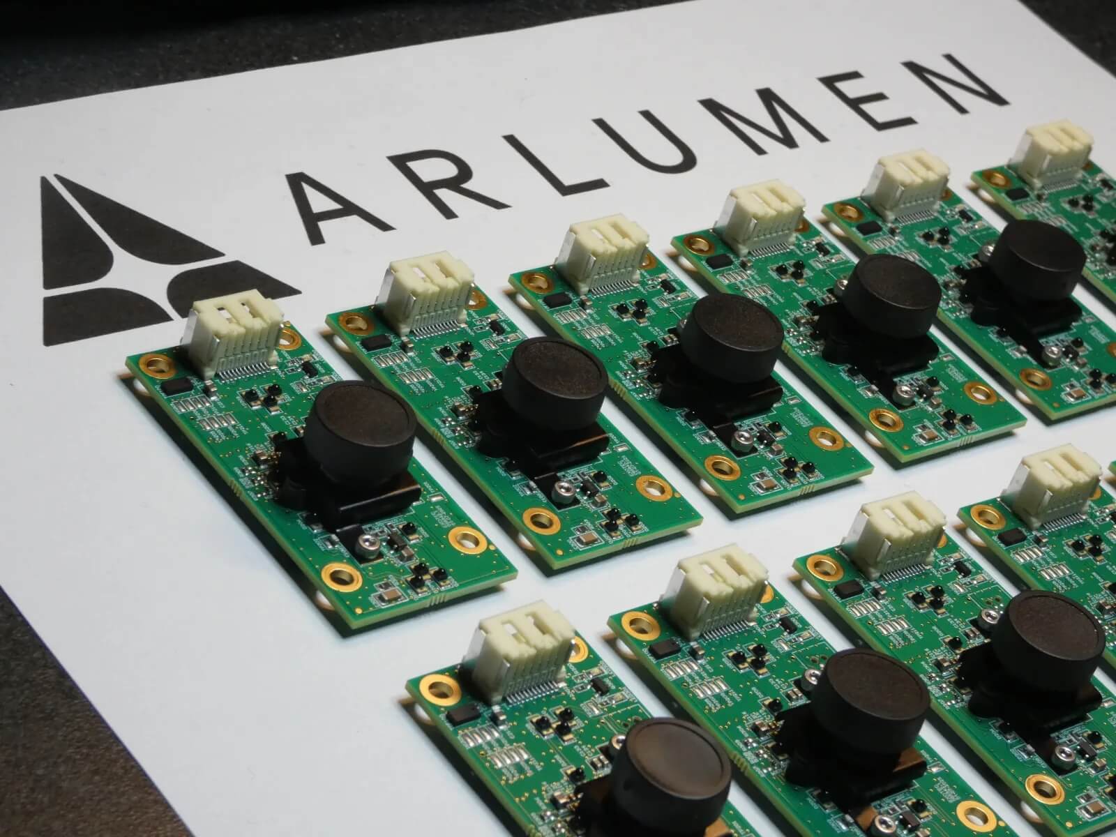 ARLUMEN - Développement d’un capteur de suivi de ligne : La photonique appliquée à la logistique
